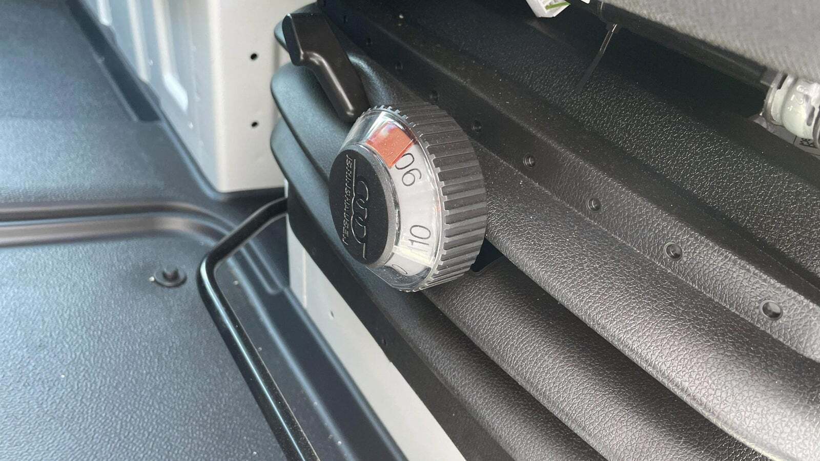 Hvid Mercedes Sprinter 317 fra 2024