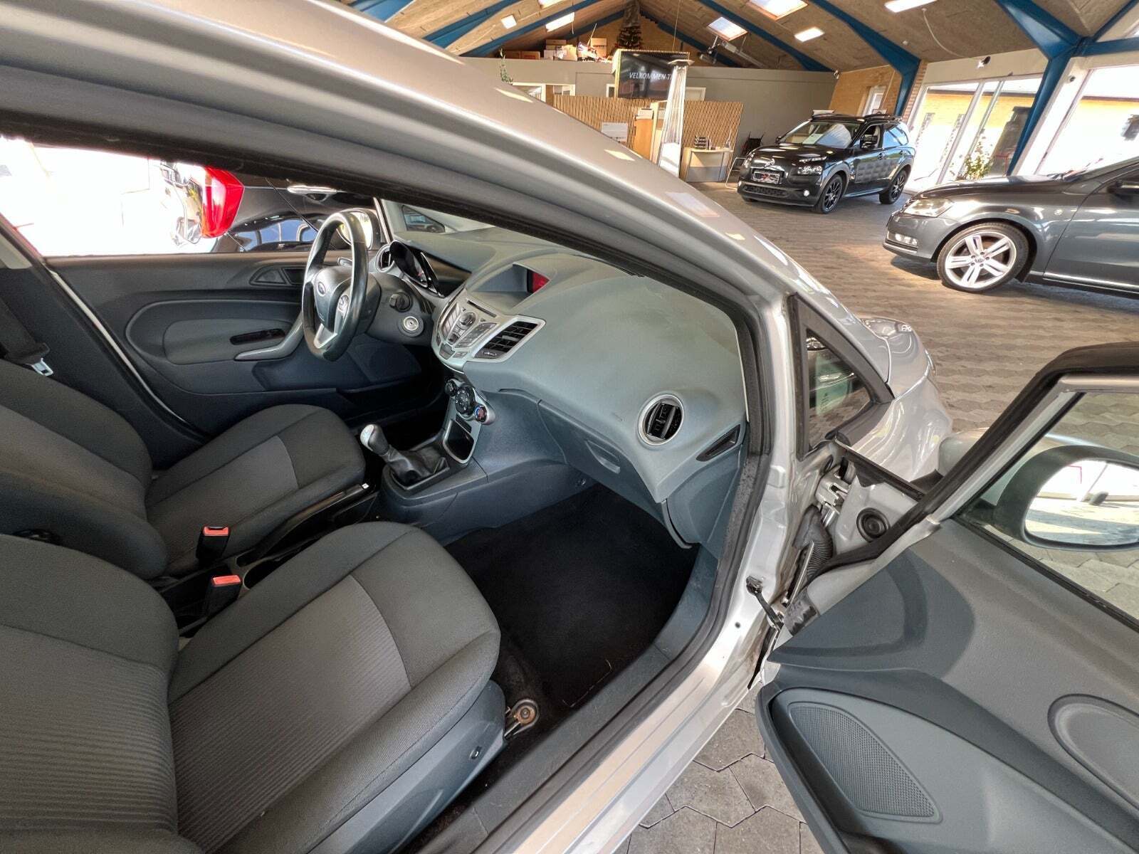 Sølv Ford Fiesta fra 2011