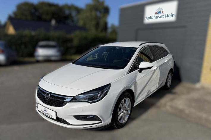 Hvid Opel Astra fra 2019