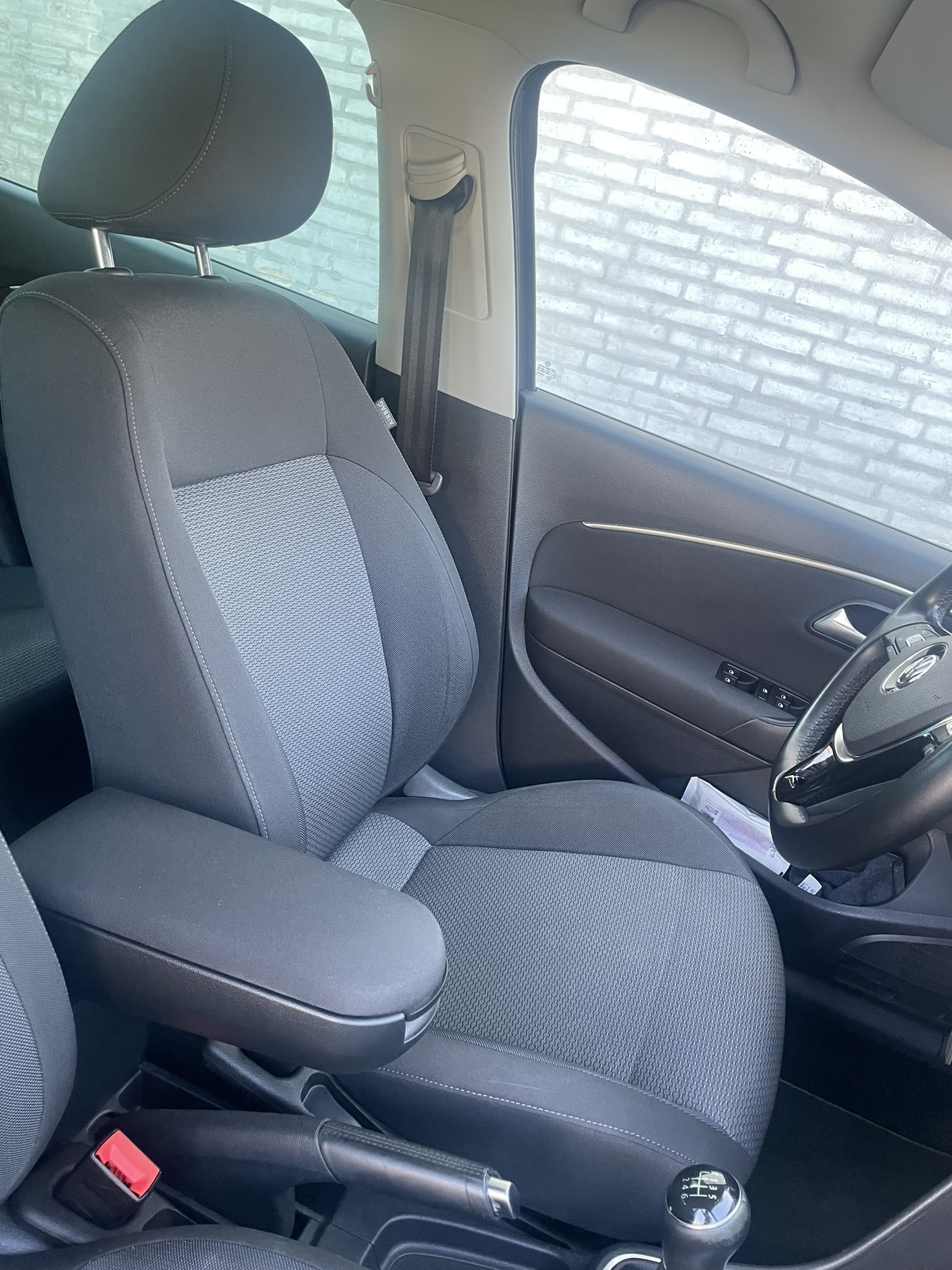 Grå VW Polo fra 2015