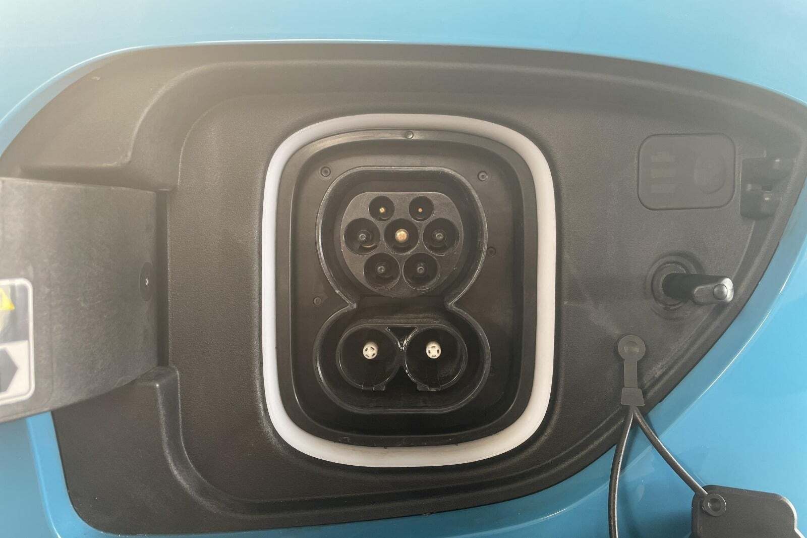 Blå Hyundai Kona fra 2022