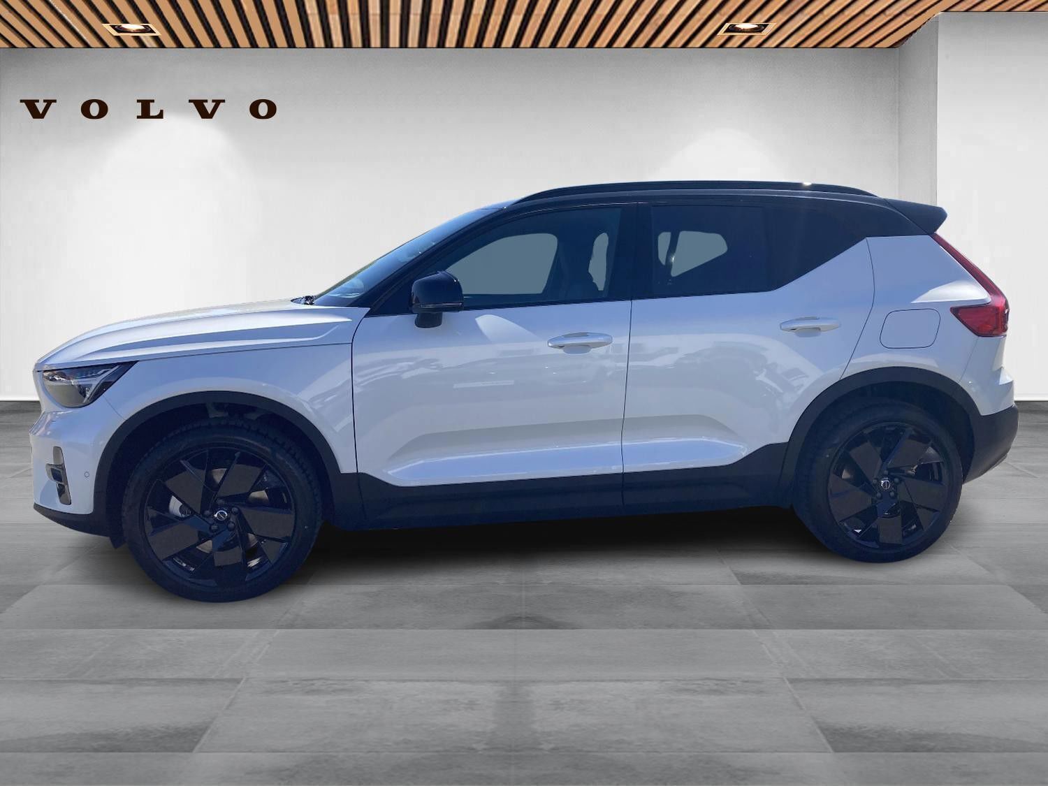 Volvo EX40 Single Motor Extended Range Black Edition 252HK 5d Aut.