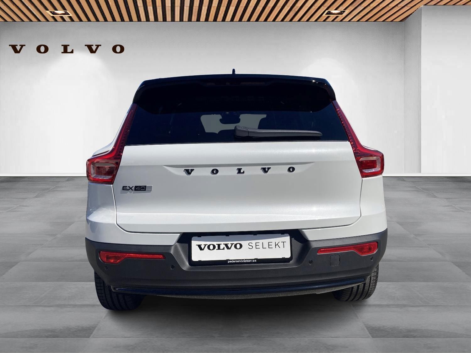 Volvo EX40 Single Motor Extended Range Black Edition 252HK 5d Aut.