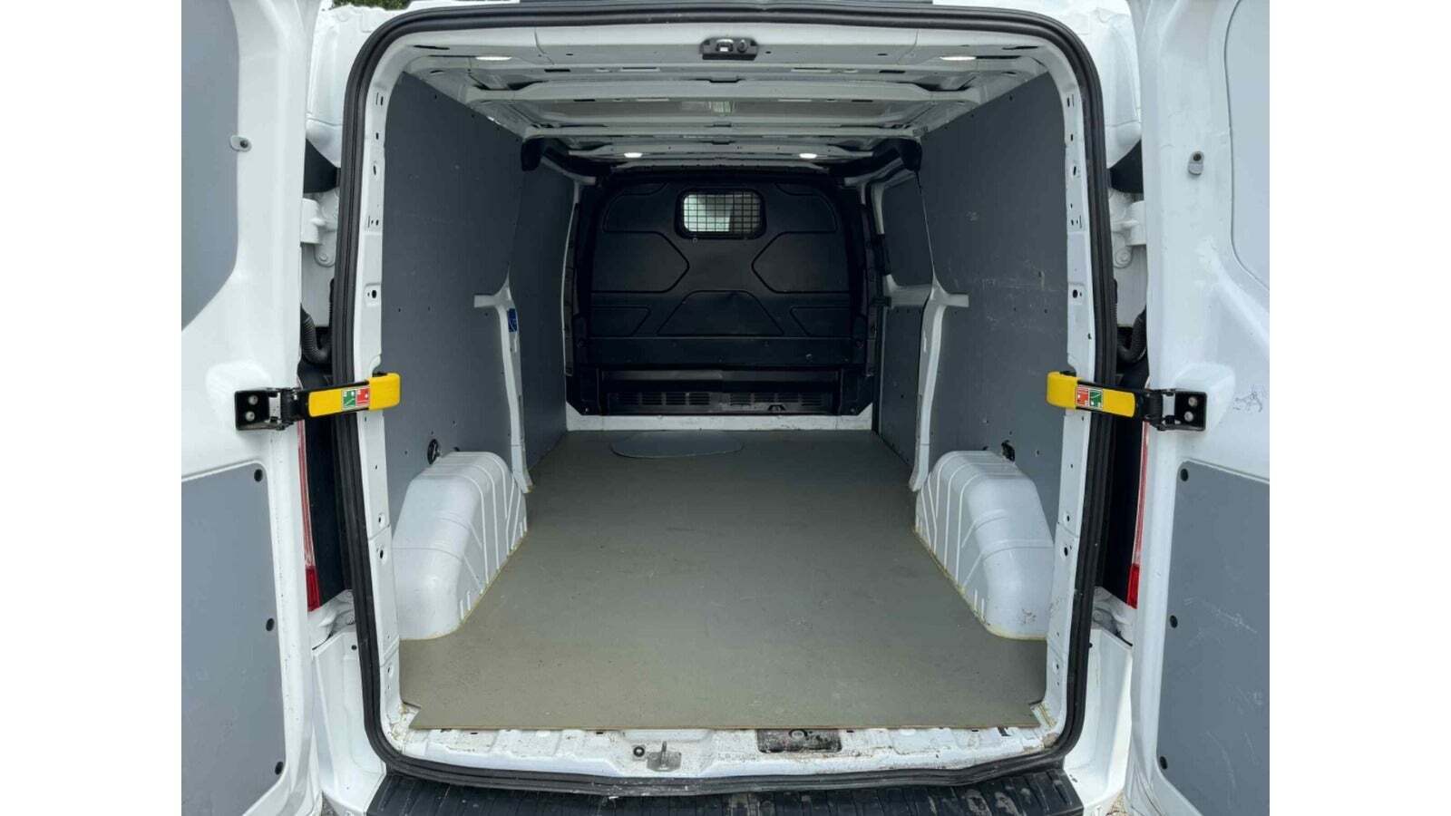 Hvid Ford Transit Custom 300L fra 2019