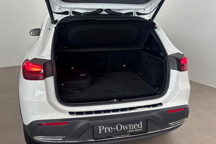 Hvid Mercedes EQA250 fra 2024