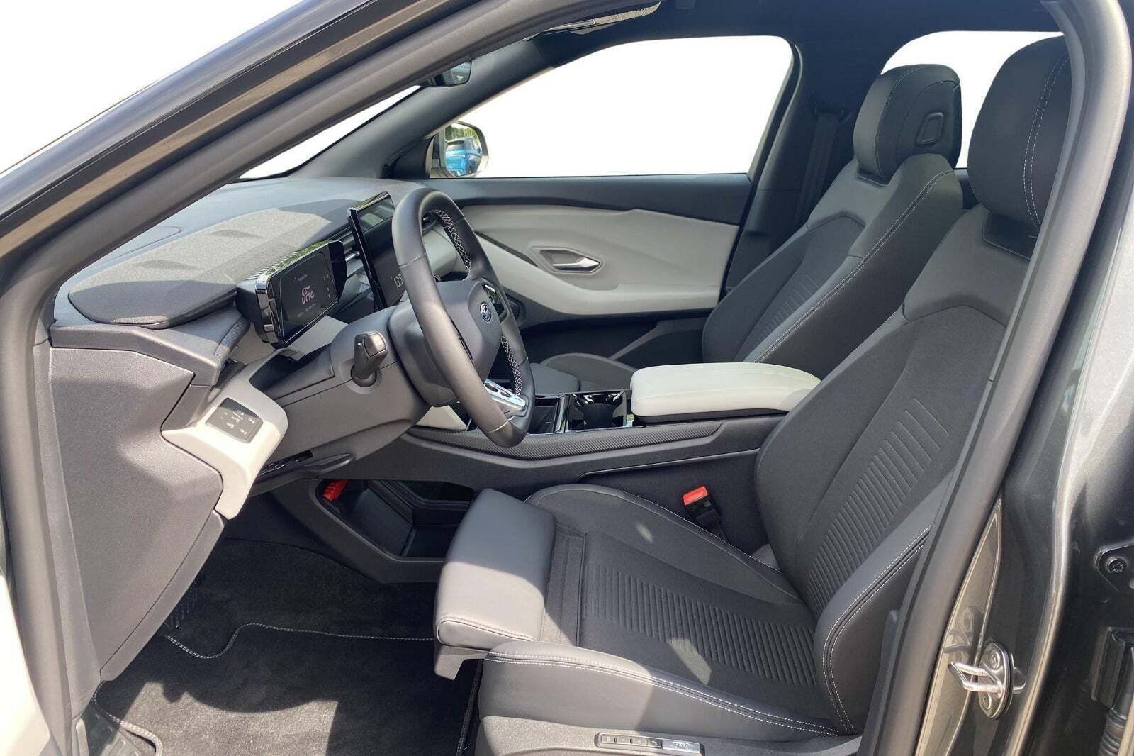 Ford Capri 84 Premium Extended Range AWD