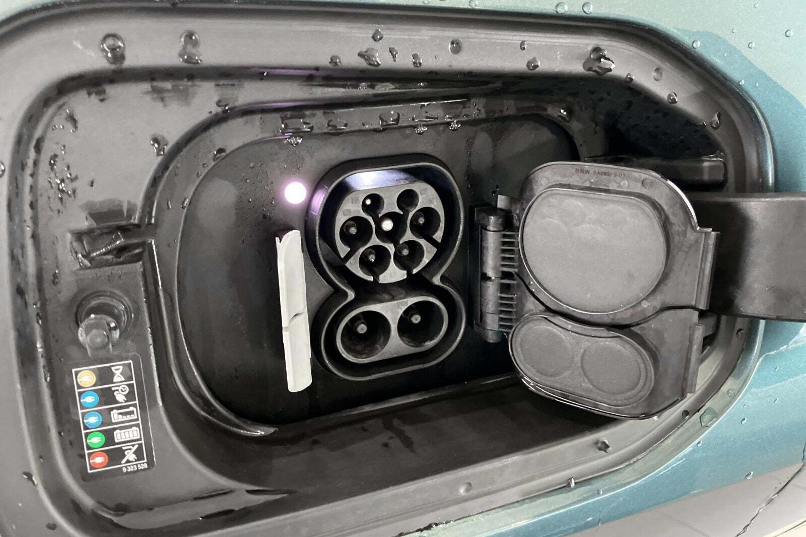 Blå BMW iX fra 2022