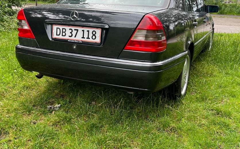 Mercedes C180