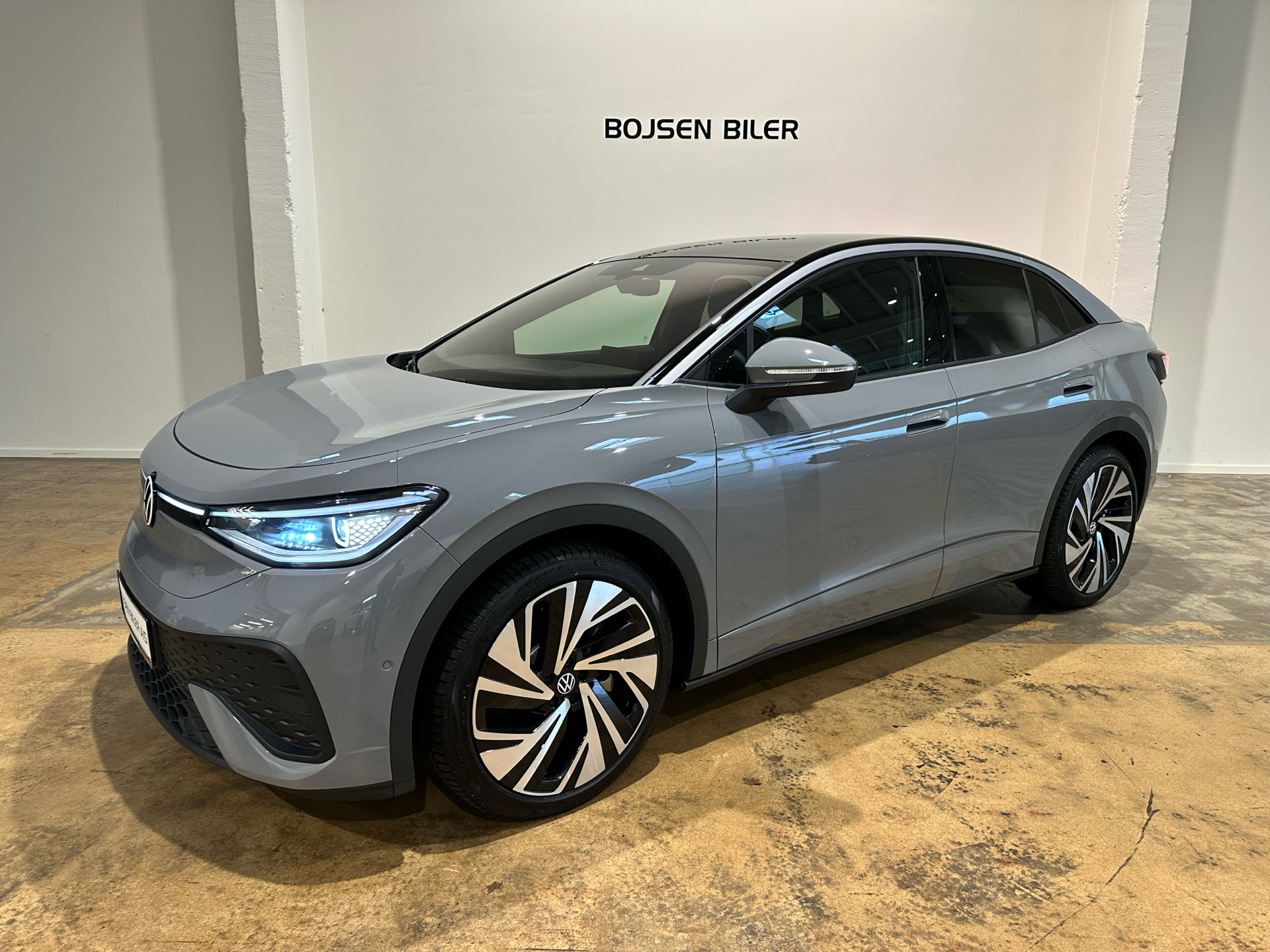 Sort VW ID.5 fra 2025 set udefra