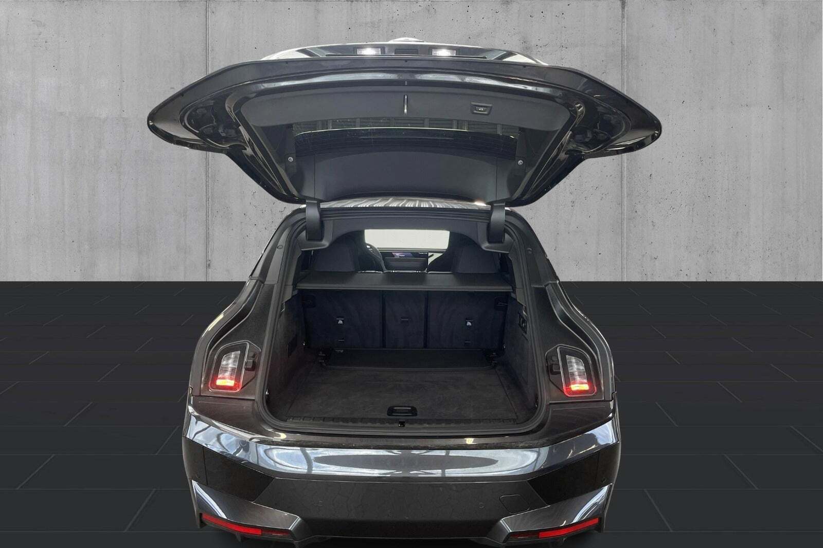 BMW iX xDrive40 Supercharged