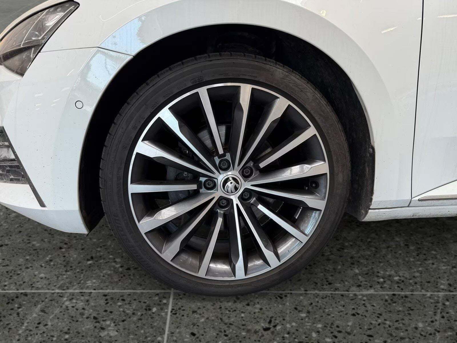 Skoda Superb 1,4 TSi iV Laurin & Klement Combi DSG Van