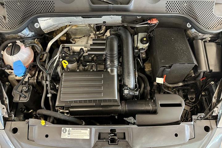 Grå VW The Beetle fra 2016 set udefra