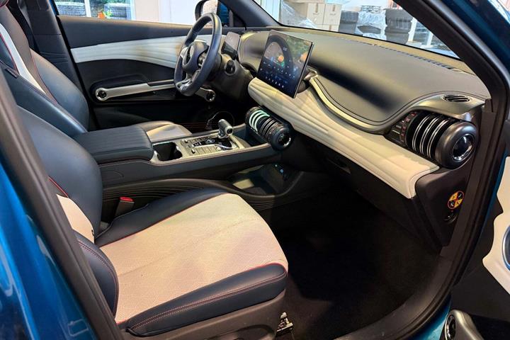 Blå BYD Atto 3 fra 2023