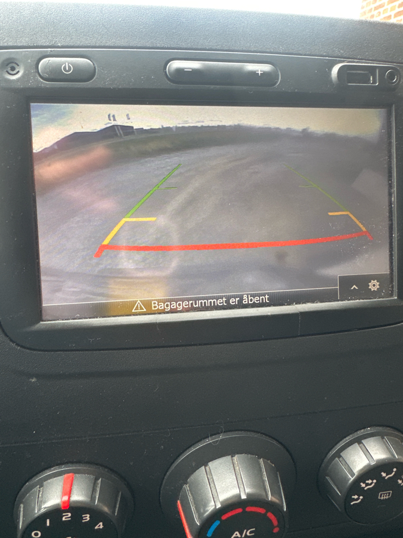 Hvid Renault Master fra 2017