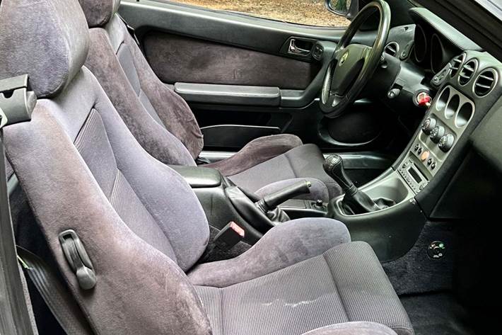 Sølv Alfa Romeo Spider fra 2004