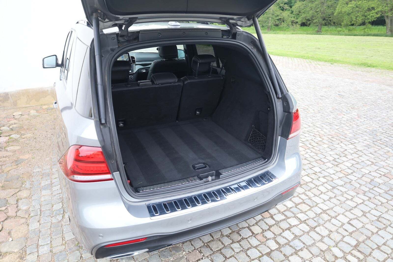 Grå Mercedes GLE350 d fra 2016