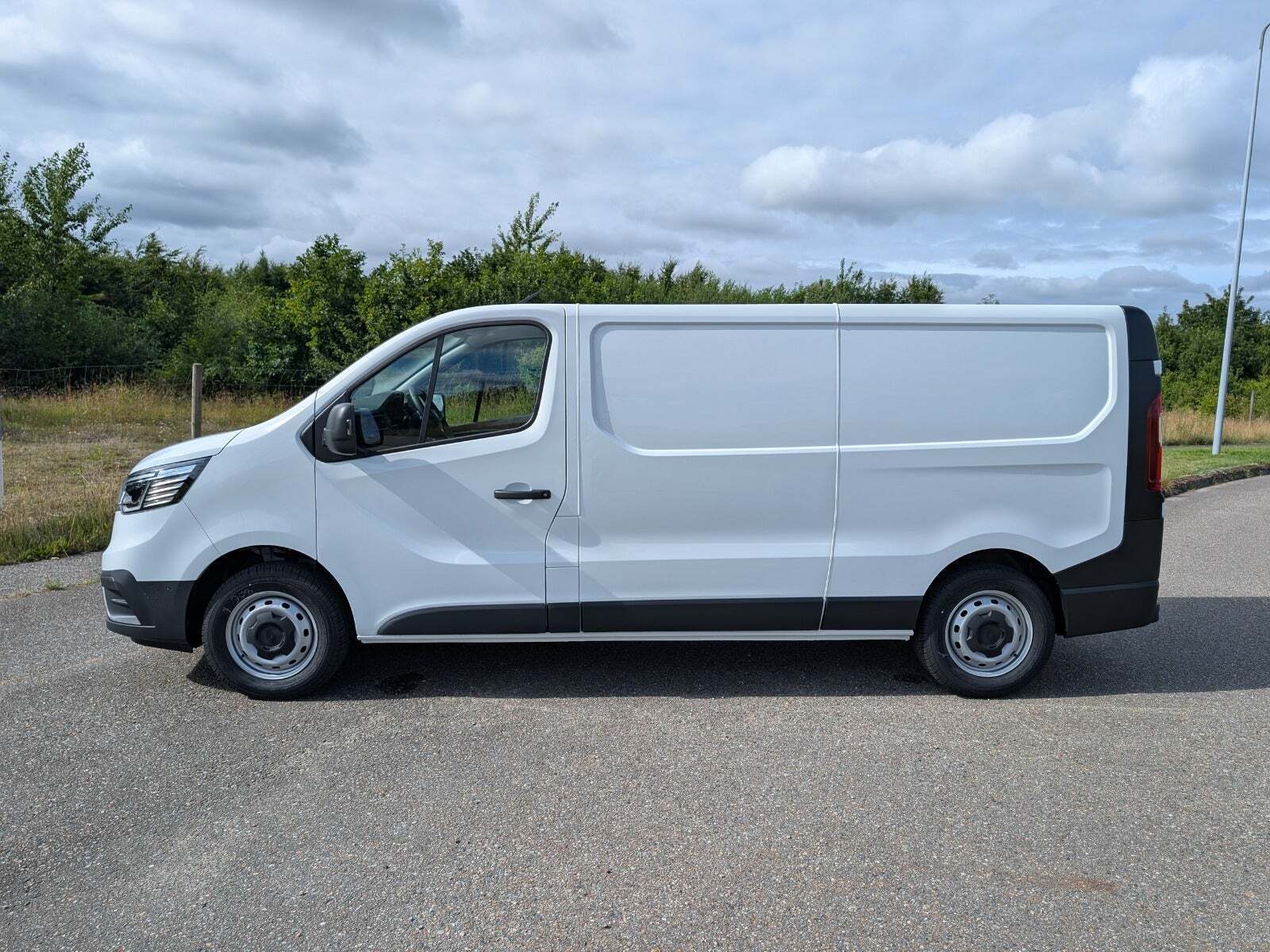 Renault Trafic 2,0 dCi 130 L2H1 Tekno