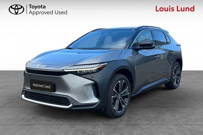 Grå Toyota BZ4X fra 2024 set udefra