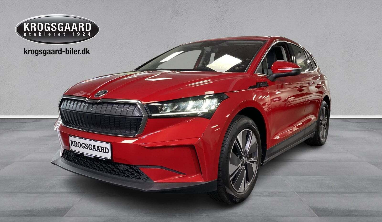 Rød Skoda Enyaq fra 2022 set udefra