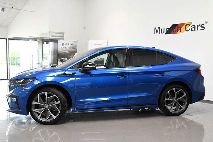 Blå Skoda Enyaq fra 2023