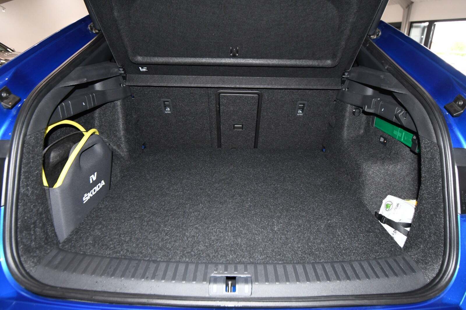 Blå Skoda Enyaq fra 2023