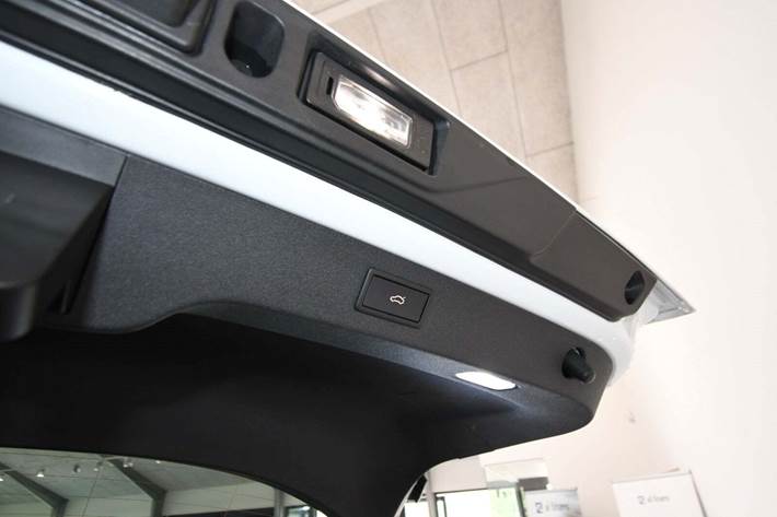 Hvid Skoda Enyaq fra 2024