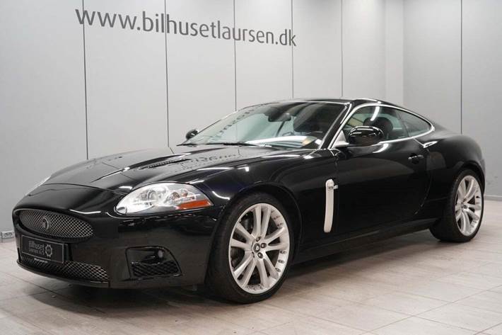 Sort Jaguar XKR fra 2008