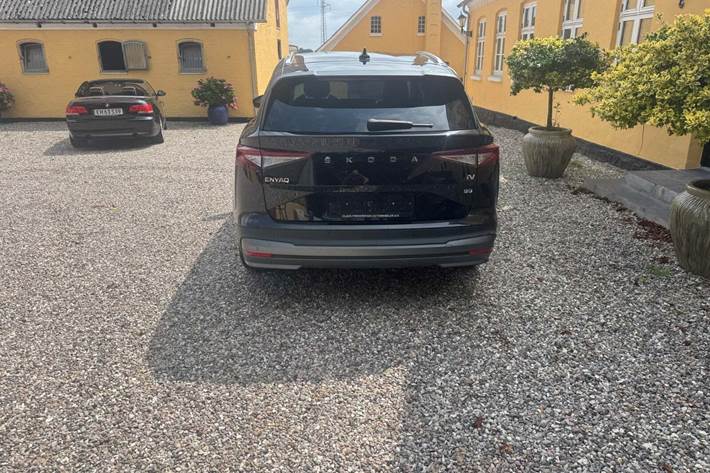 Sort Skoda Enyaq fra 2021
