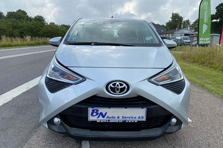 Sølv Toyota Aygo fra 2020