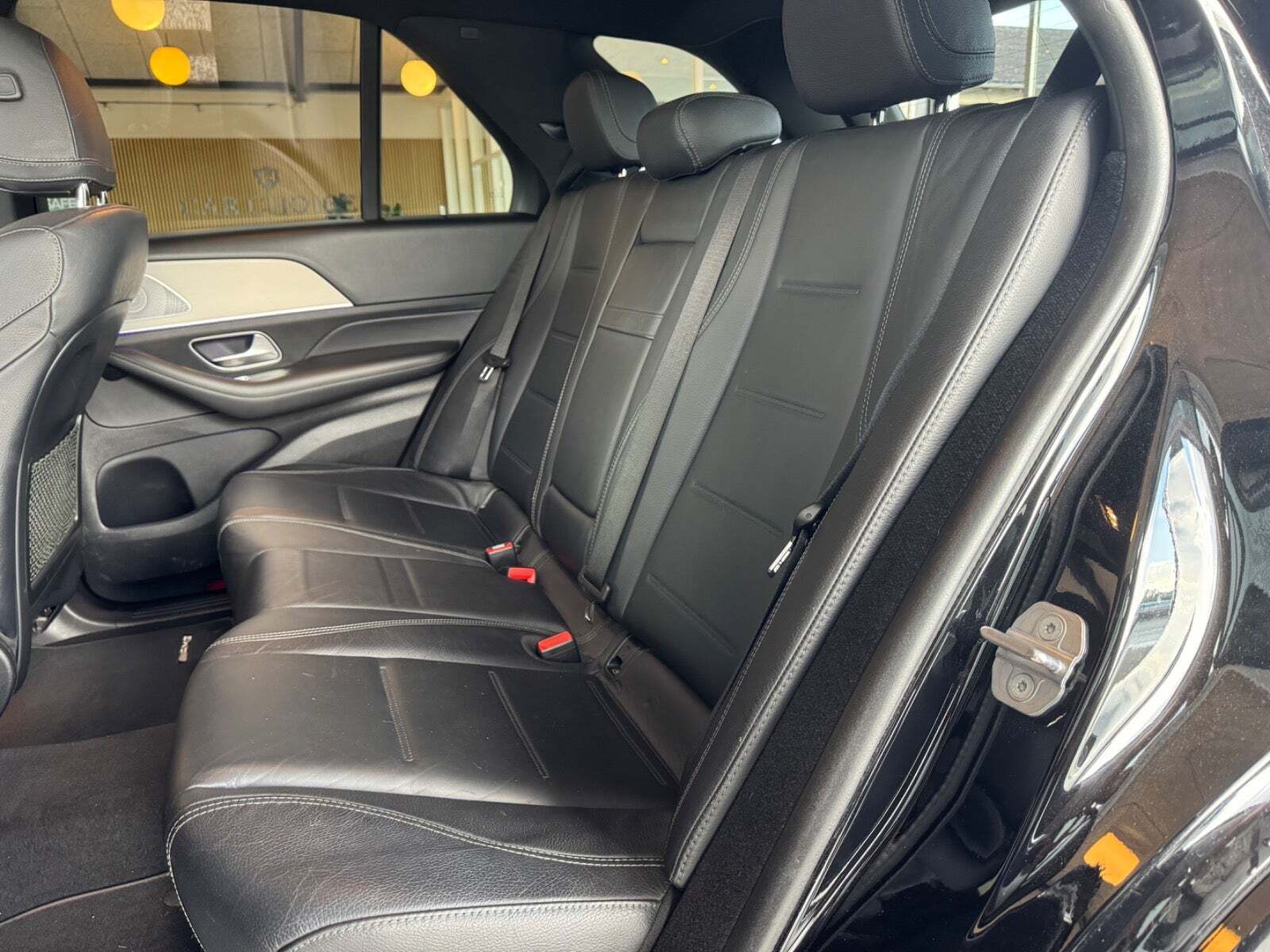 Sort Mercedes GLE450 fra 2020