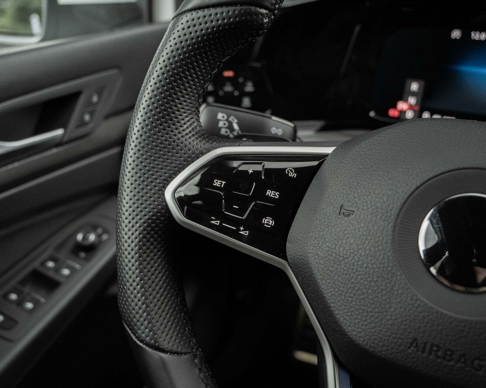 Hvid VW Golf VIII fra 2022