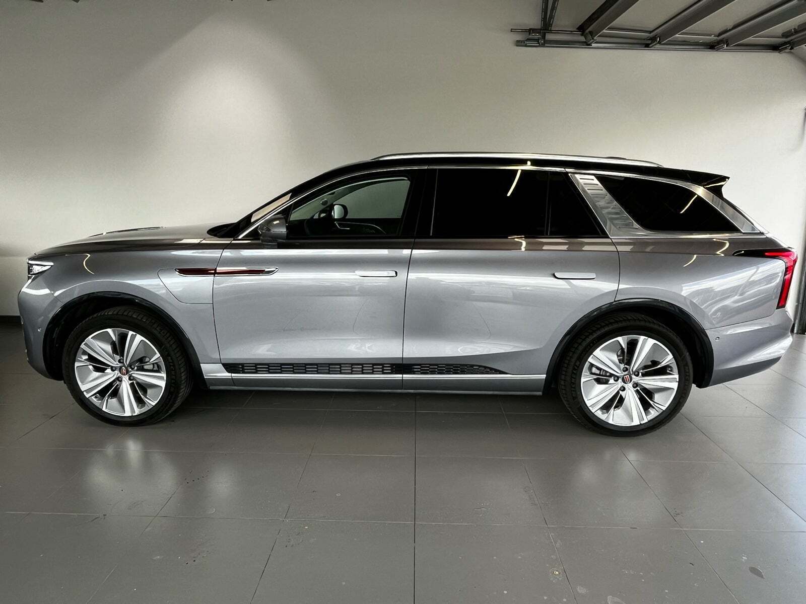 Hongqi E-HS9 99 Premium