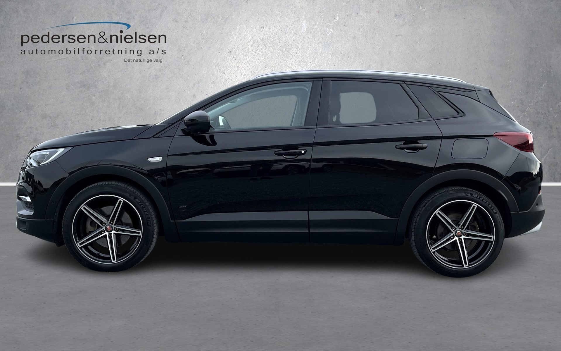 Sort Opel Grandland X fra 2021