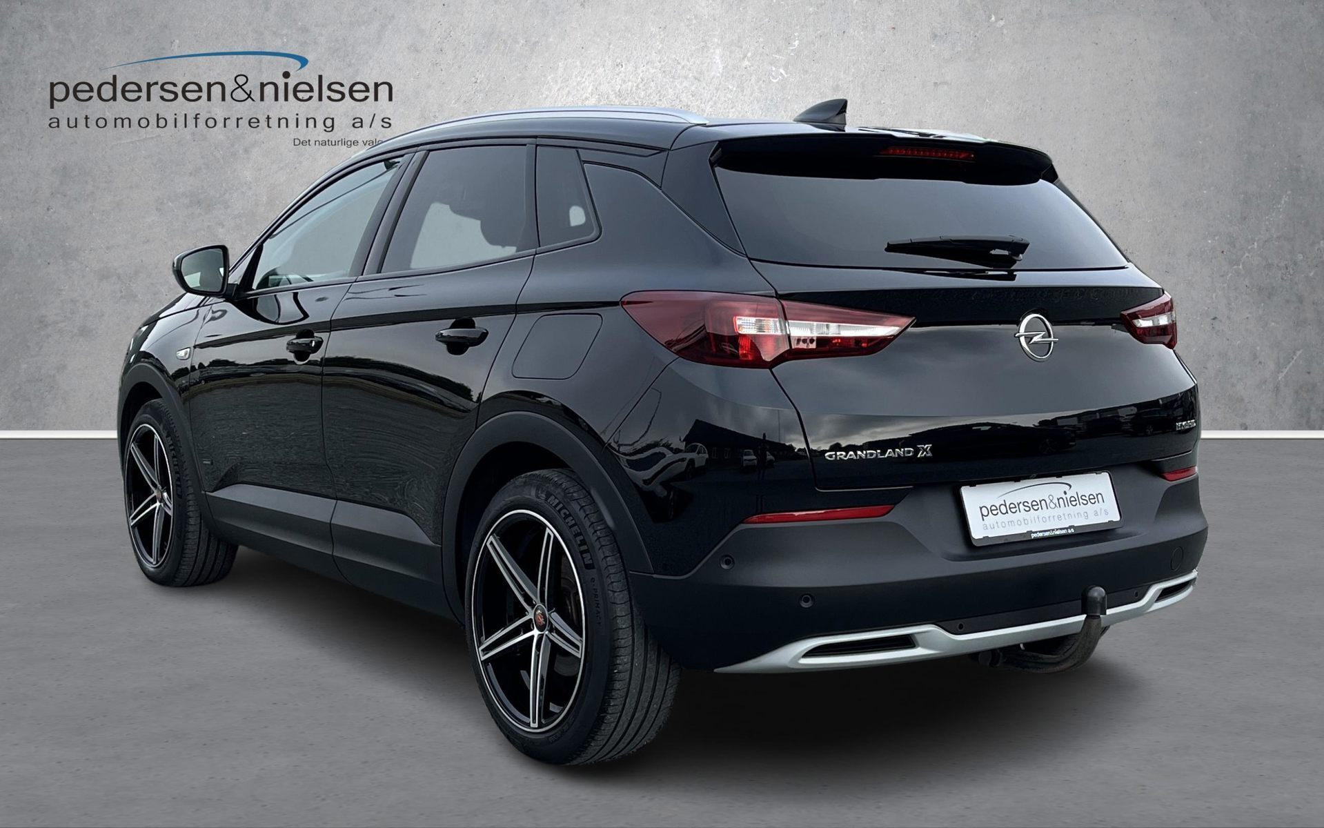 Sort Opel Grandland X fra 2021