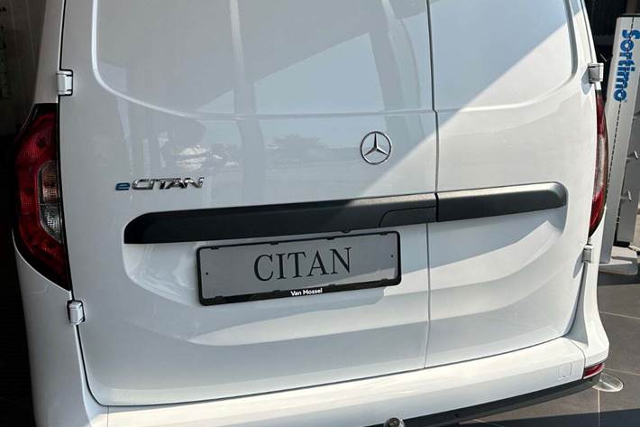 Hvid Mercedes eCitan fra 2024