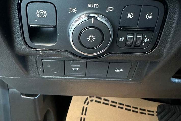 Hvid Mercedes eCitan fra 2024