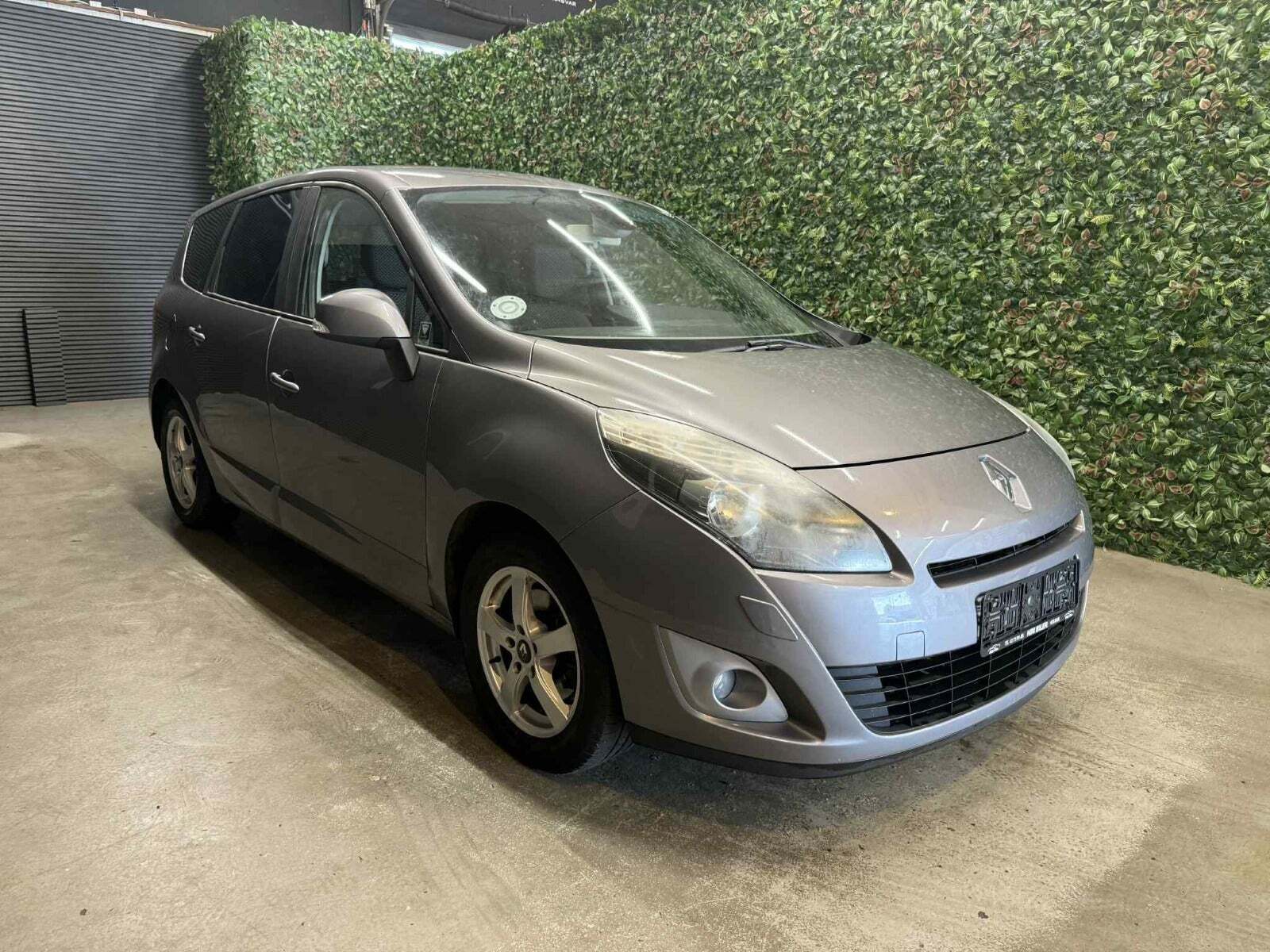 Renault Grand Scenic III 1,6 16V Expression 7prs