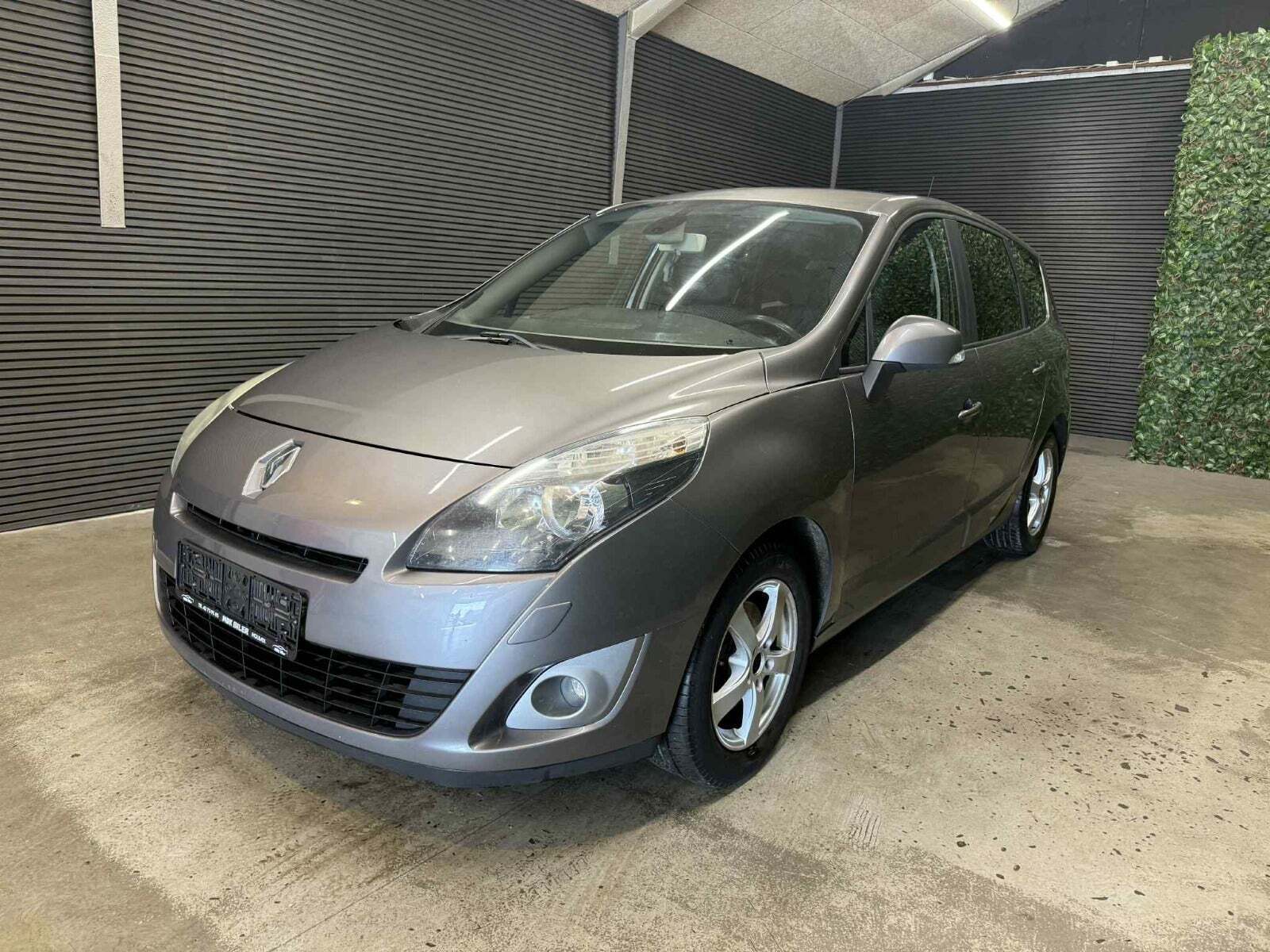 Renault Grand Scenic III 1,6 16V Expression 7prs