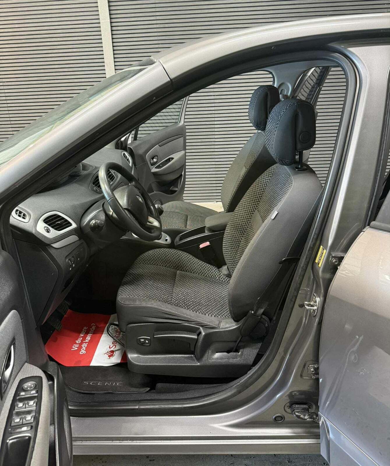 Renault Grand Scenic III 1,6 16V Expression 7prs