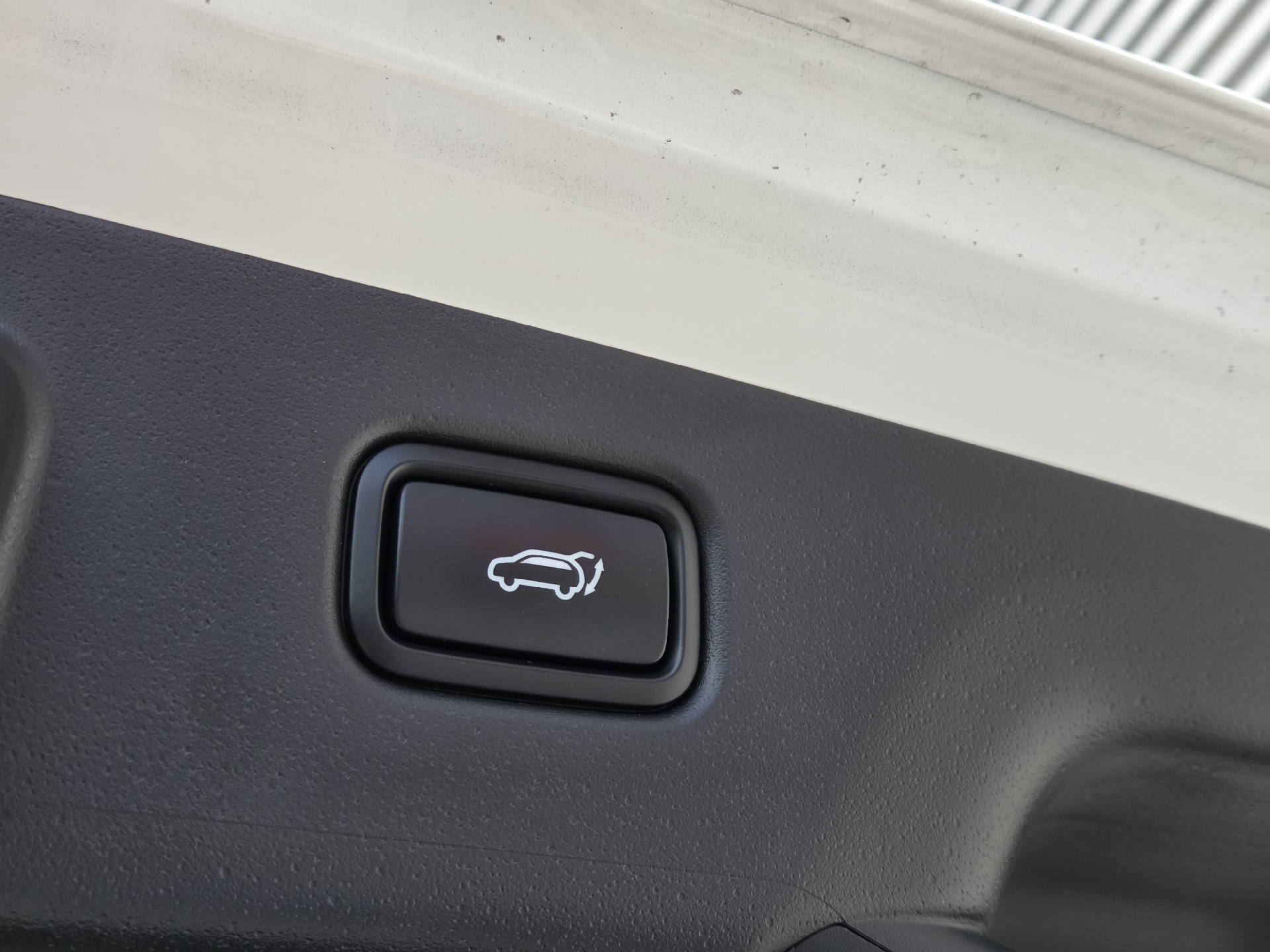 Hvid Kia Niro EV fra 2025