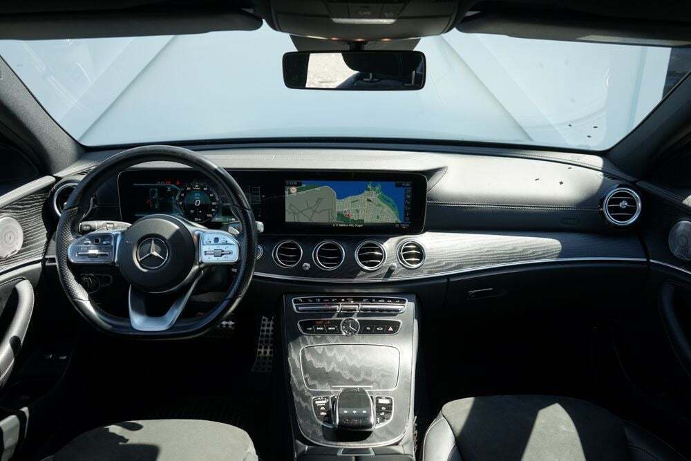 Mercedes E300 de 2,0 AMG Line stc. aut.