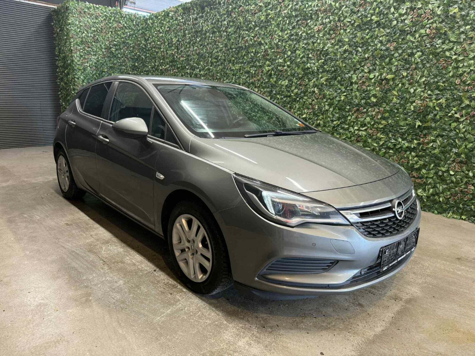 Opel Astra 1,0 T 105 Elegance