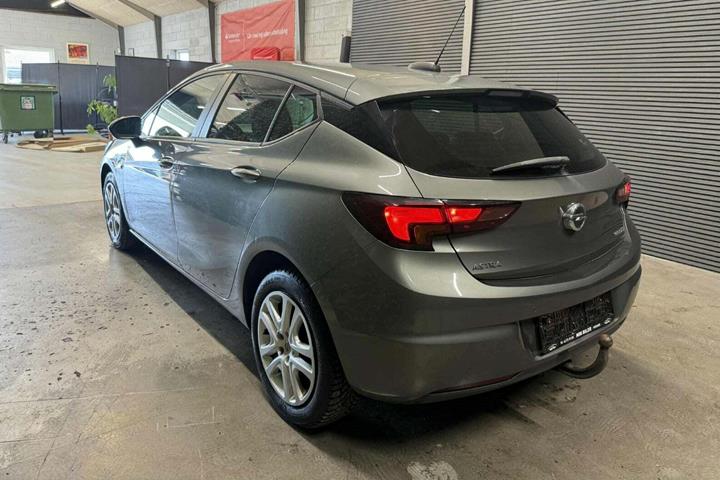 undefined Opel Astra fra 2017