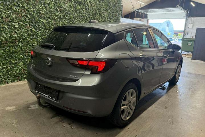 undefined Opel Astra fra 2017