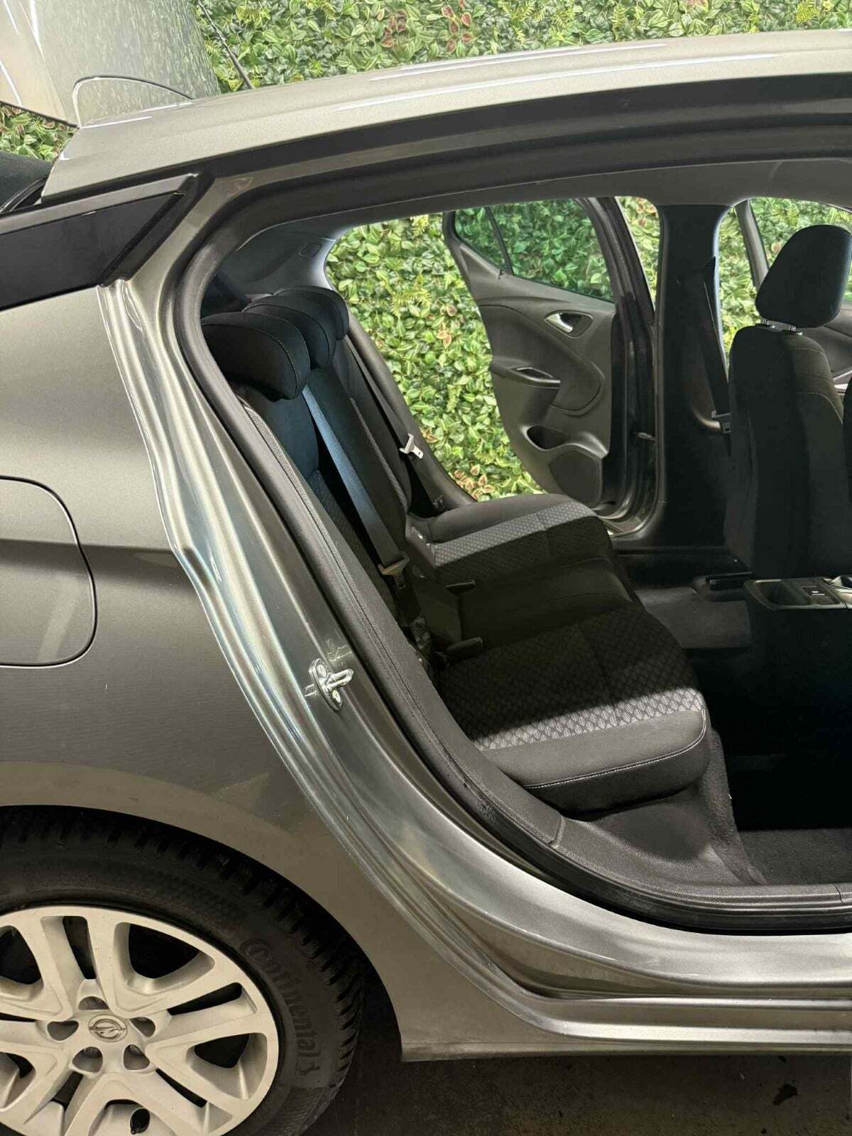 undefined Opel Astra fra 2017
