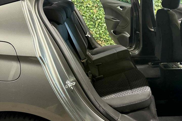 undefined Opel Astra fra 2017