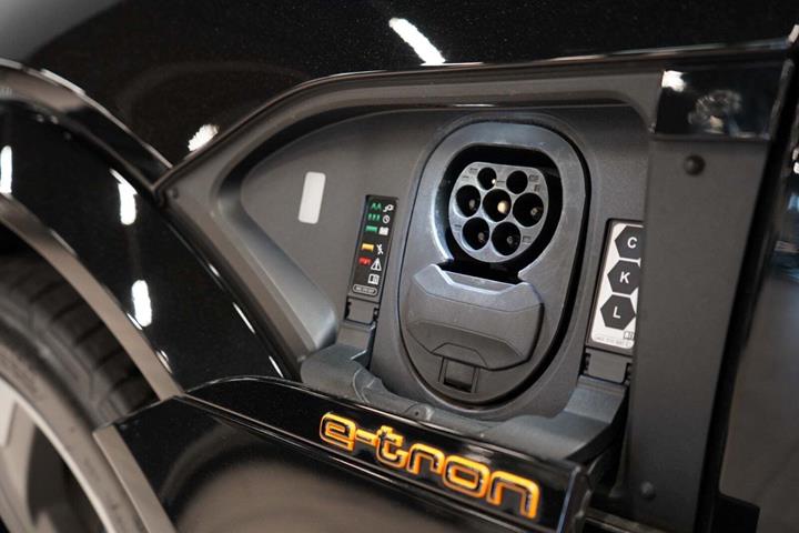 Sort Audi e-tron S fra 2023