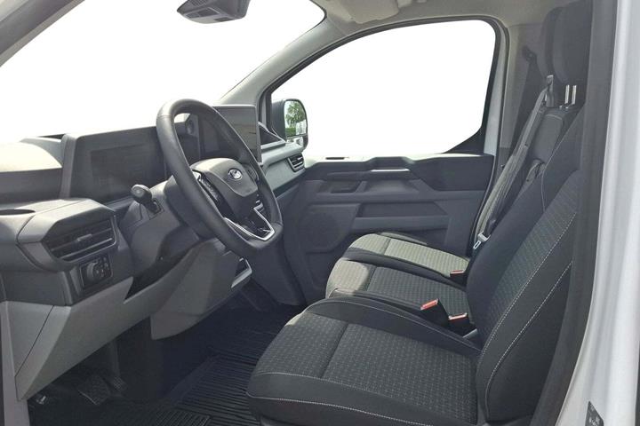 Hvid Ford Transit Custom 300 L2 fra 2024