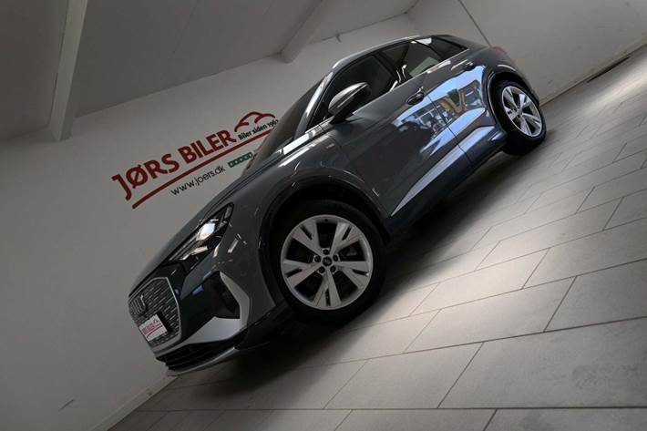 Grå Audi Q4 e-tron fra 2022