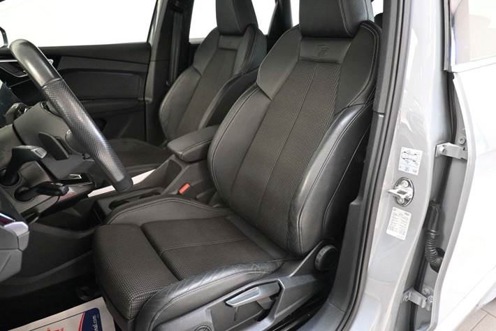 Grå Audi Q4 e-tron fra 2022